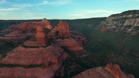 Famosos-Cerros-De-Roca-Roja-De-Sedona-En-Arizona,-Estados-Unidos