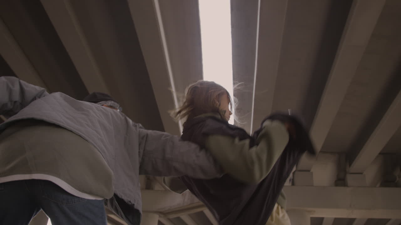 젊은 커플 댄스