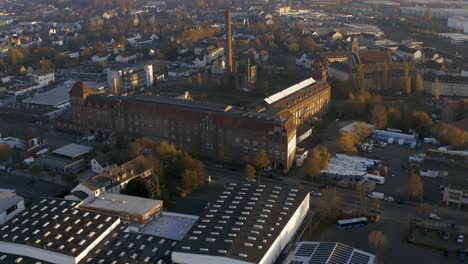 El-Edificio-De-Una-Fábrica-Abandonada-Se-Está-Convirtiendo-En-Un-Nuevo-Espacio-Vital-Para-El-Estilo-De-Vida-Urbano-En-El-Centro-De-Una-Ciudad-Alemana