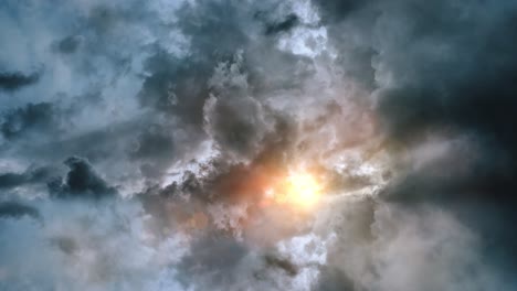 sol de puesta de sol de 4k detrás de nubes oscuras