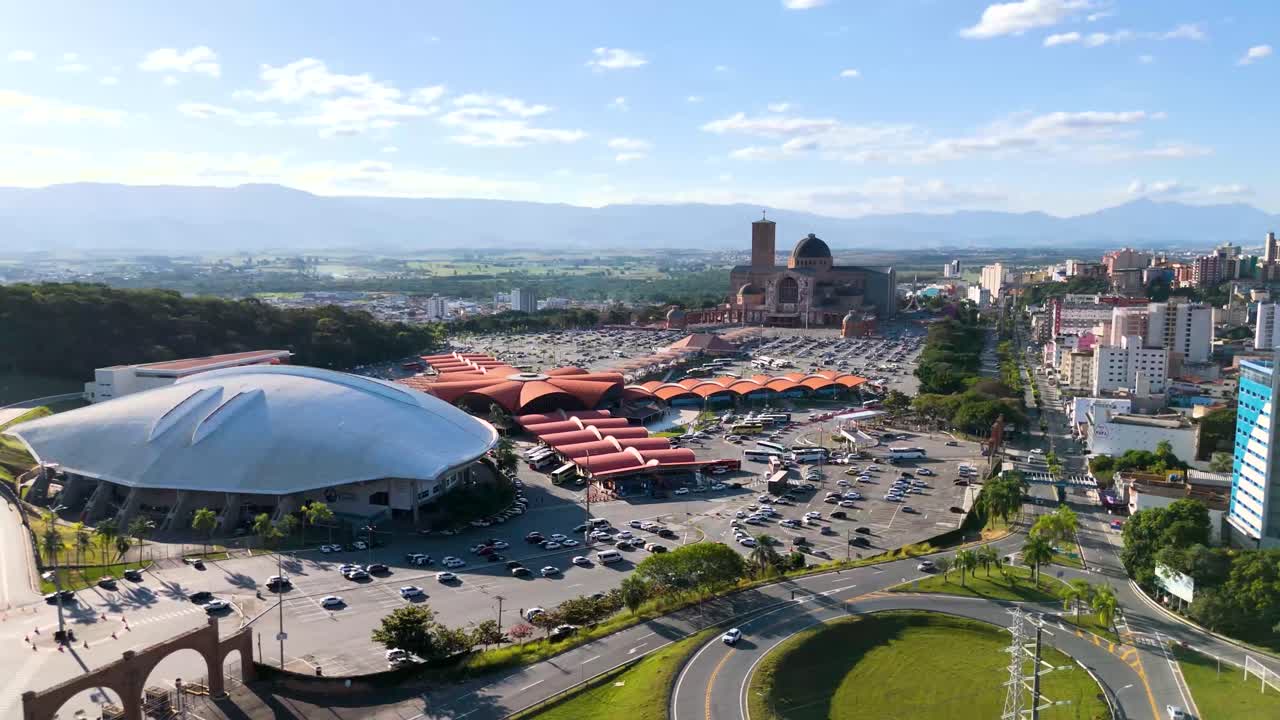 브라질 상파울로 주 아페레시다 에 있는 산투아리오 내셔널 데 노사 세노라 아페레시아다 의 공중 사진