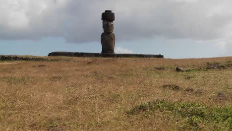 El-Viento-Sopla-Sobre-La-Hierba-En-Esta-Escena-Solitaria-De-La-Isla-De-Pascua