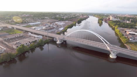 Puente-De-La-Avenida-Lowry-Sobre-El-Río-Mississippi