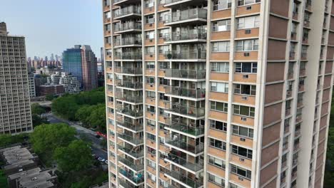 apartment building in new york city