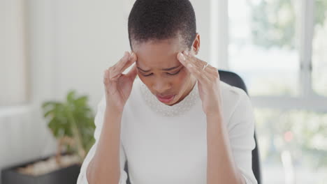 Dolor-De-Cabeza,-Estrés-Y-Negocios-Con-Mujer-Negra