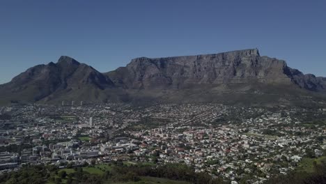 table mountain, cape town on a sunny summer’s day