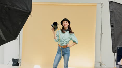 Woman-photographer-portrait