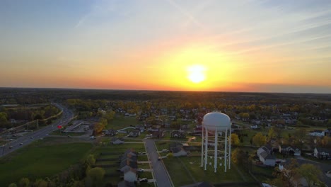 Schöne-Sonnenuntergangsantenne-Im-Halben-Orbit-Von-Mavic-Air-2