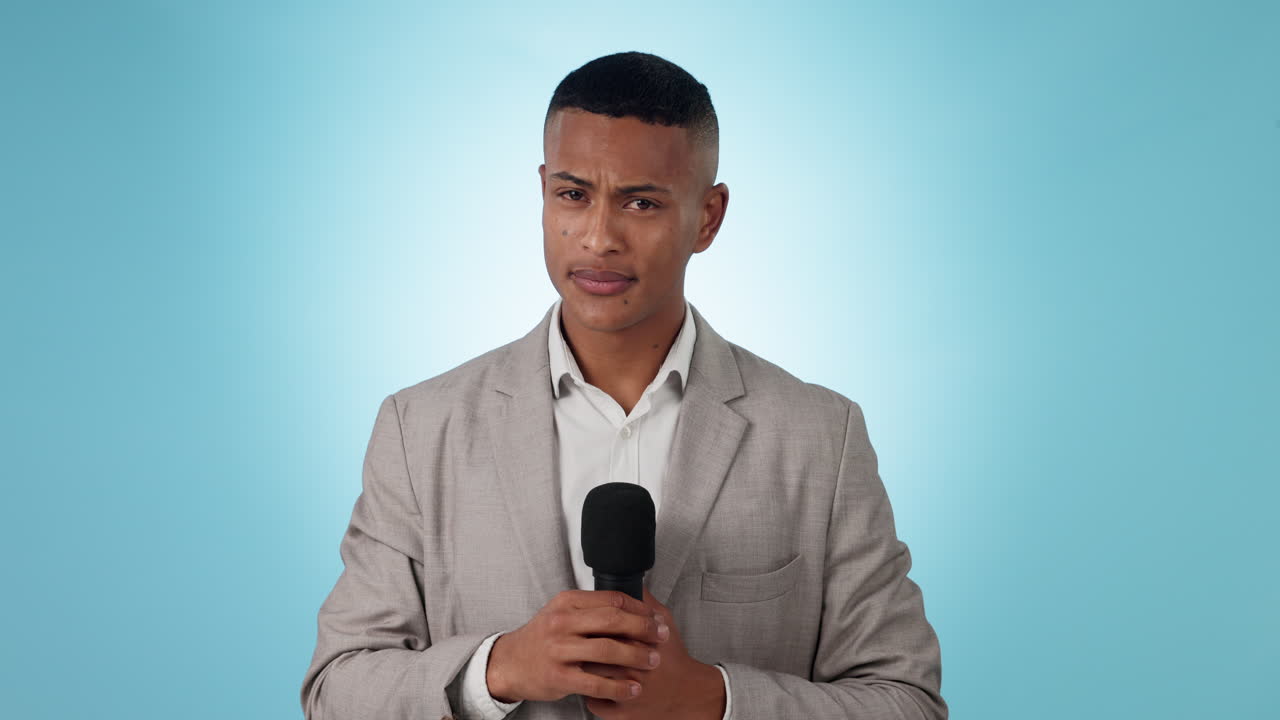 noticias, micrófono y cara de hombre reportero