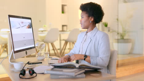 Timelapse-of-a-busy-businesswoman-answering-calls