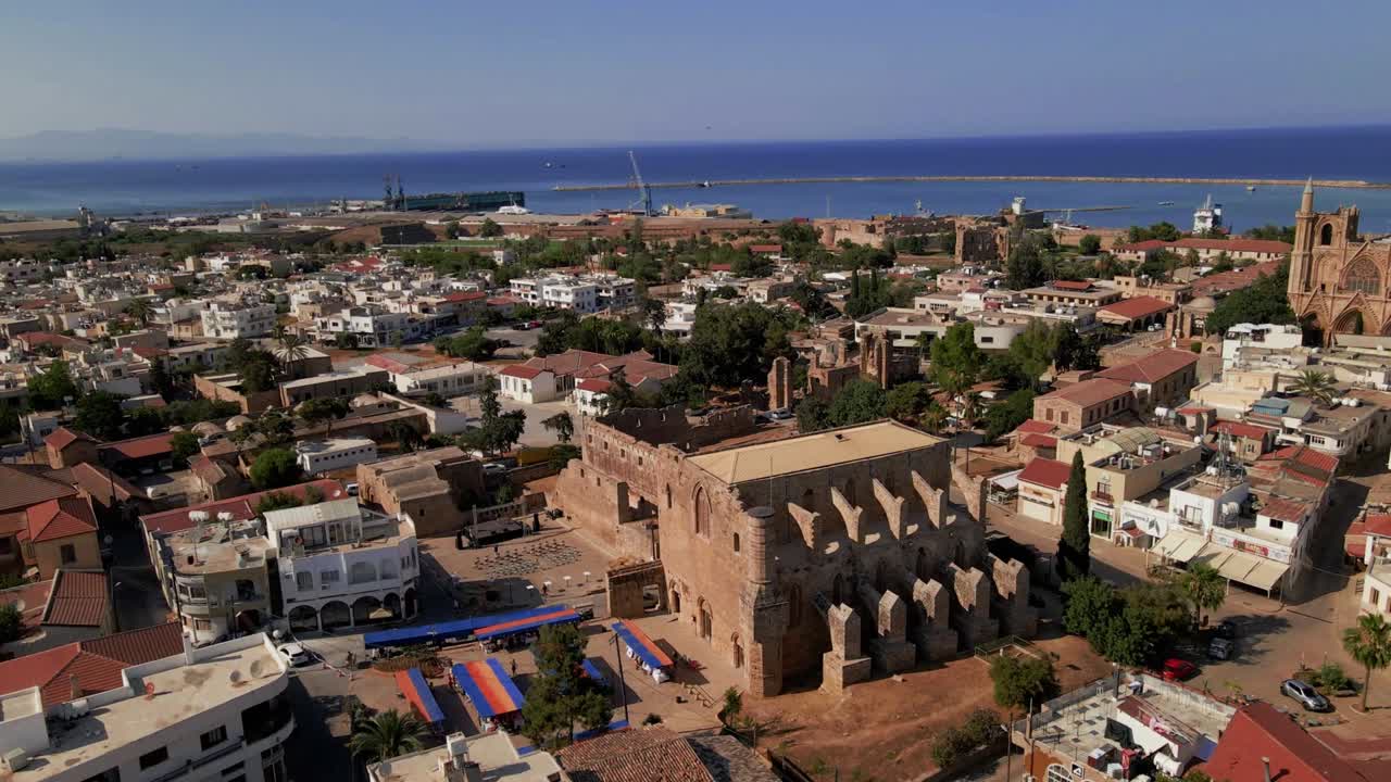 aerial 4k famagusta 성벽 도시, 오래된 도시 및 북 키프로스의 varosha 풍경