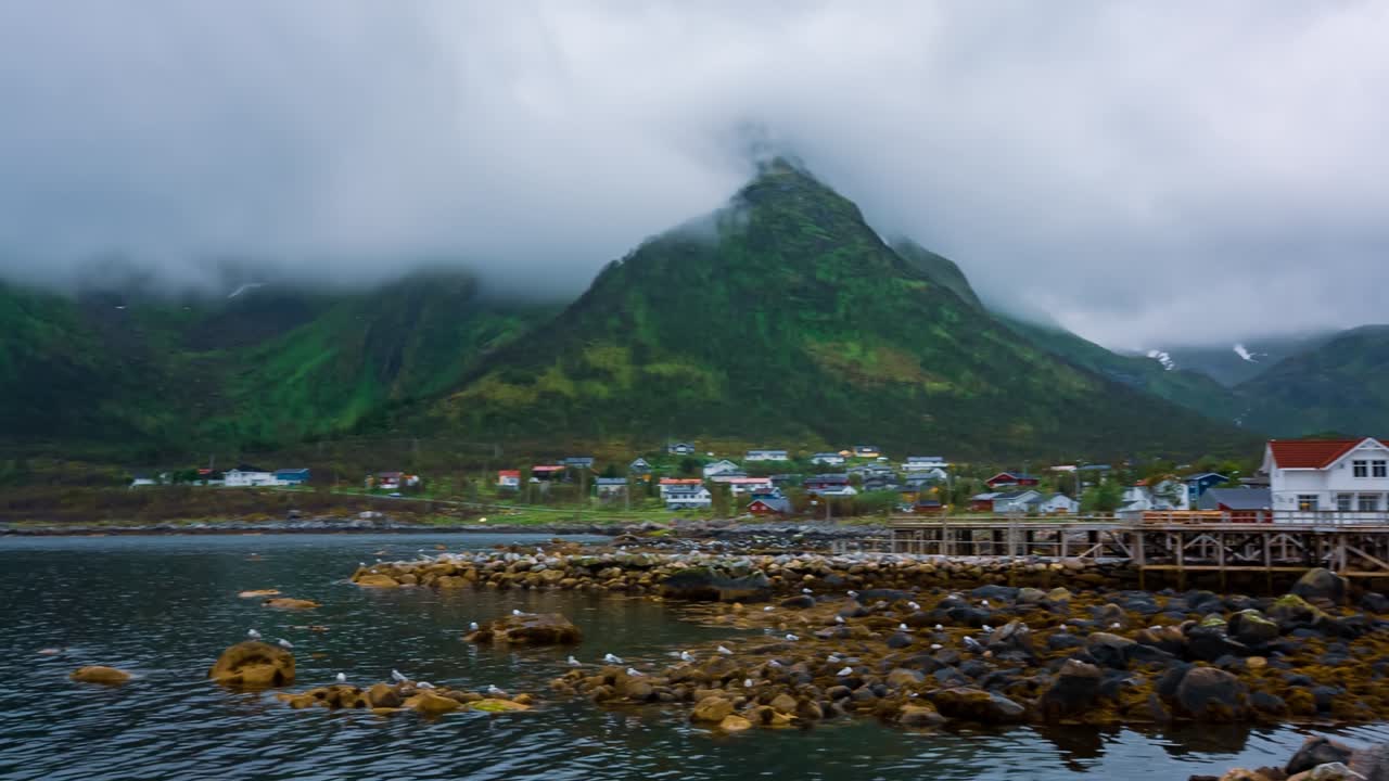 mefjord, la isla de senja. la hermosa naturaleza del paisaje natural de noruega.