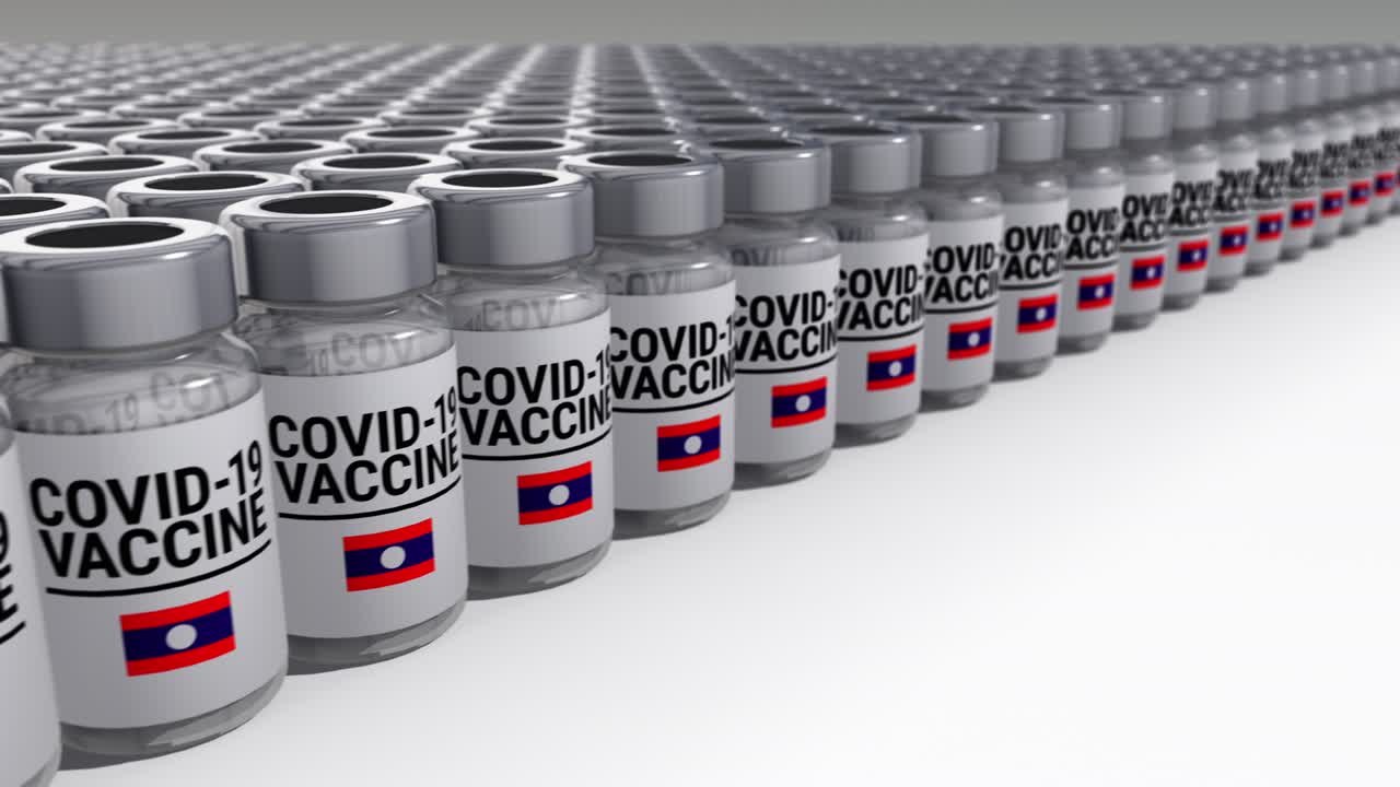 botellas de vacuna contra el covid-19 en laos