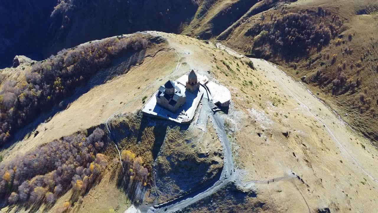 스테판츠민다 (stepanatsminda) 는 조지아 북동부의 츠케타-미티아네티 지방에 있는 마을이다.