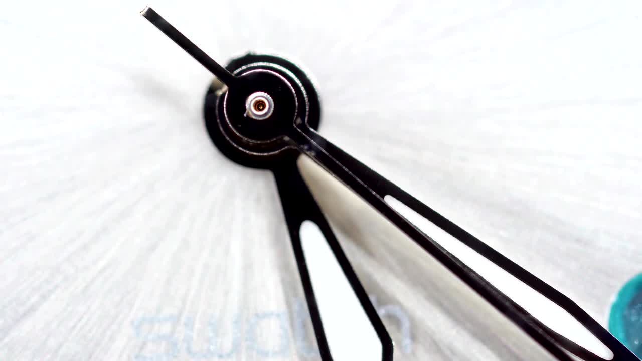 매크로 에서 손목 시계의 세 손