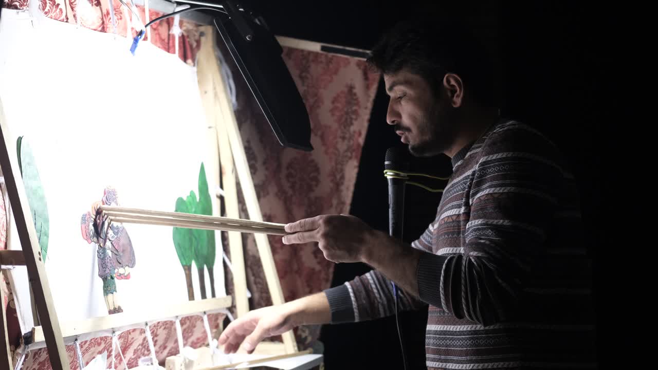 Artist Conventional Puppets