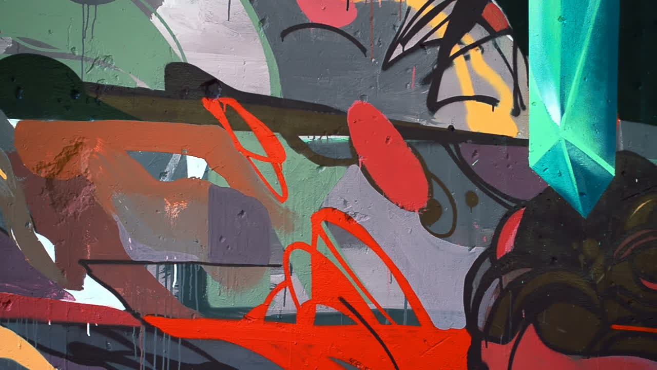 Graffiti su una recinzione. Disegno astratto