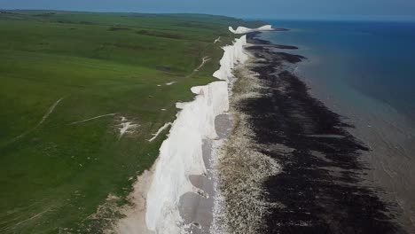 hermosos acantilados de tiza blanca inglesa, seven sisters beachy head, vista aérea