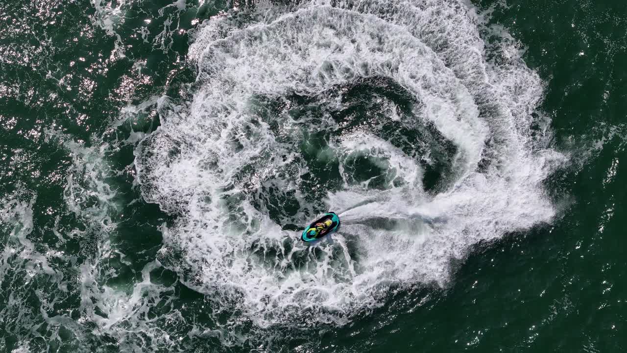 Jet ski Overhead birds eye drone aerial view turning circle’s