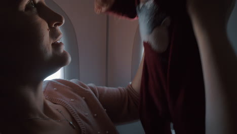 Mother-and-daughter-on-airplane