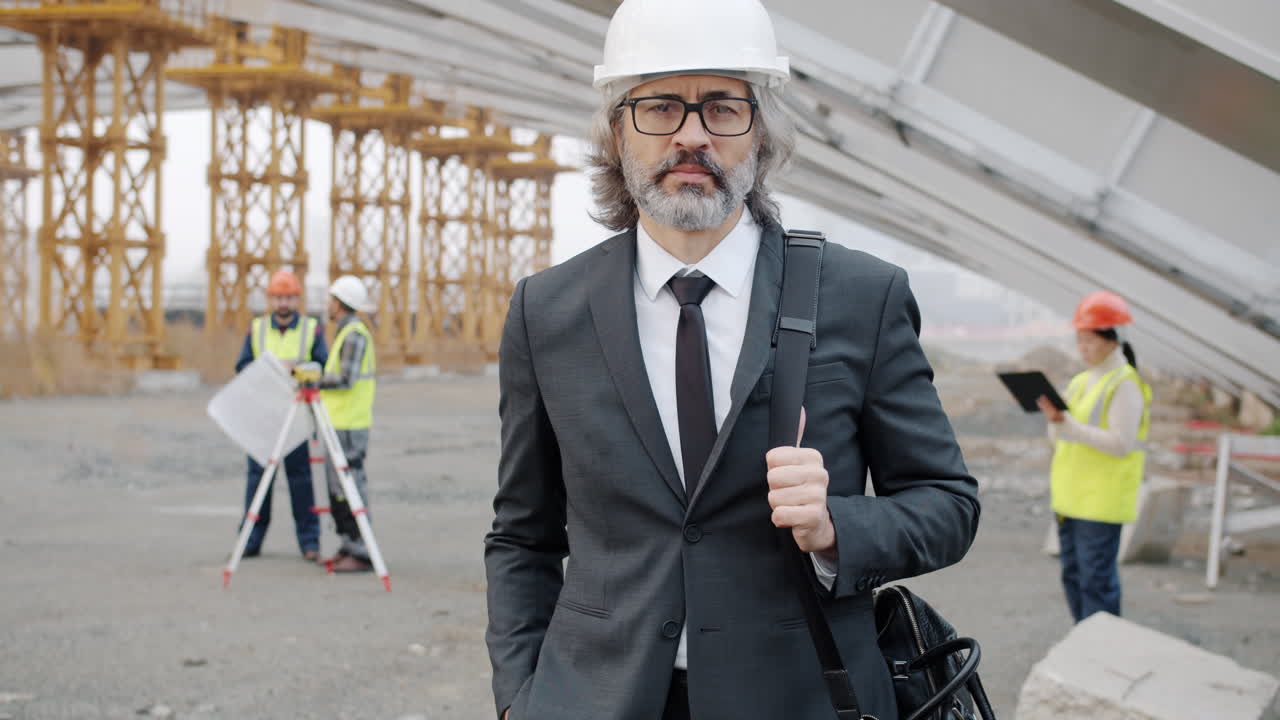 ingeniero de construcción en el sitio