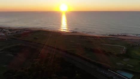 Fantastische-Natürliche-Große-Sonnenuntergänge-über-Dem-Meer.-Abend,-Dämmerung.4k