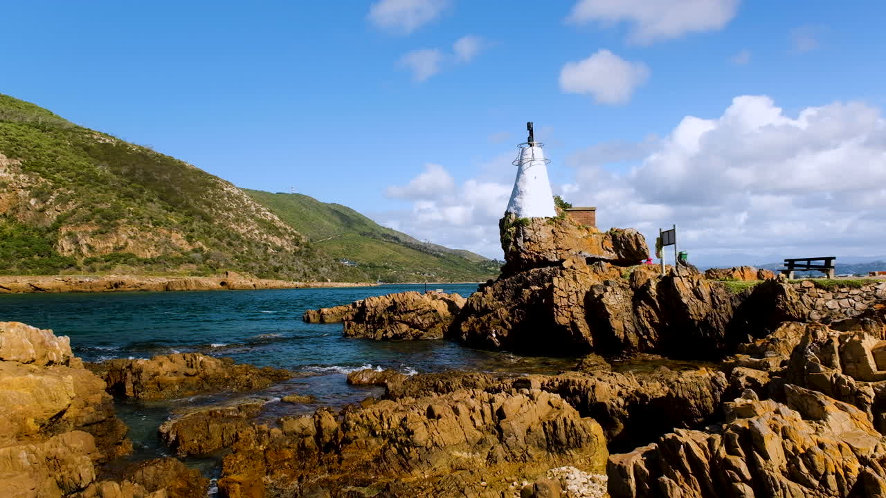 knysna 석호의 바위에 흰색 동부 머리 신호, 머리 - 시간 경과