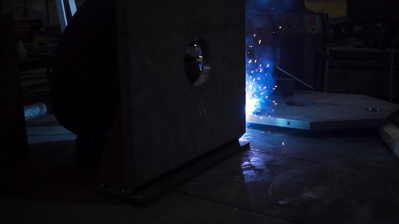 proceso de soldadura en una fábrica