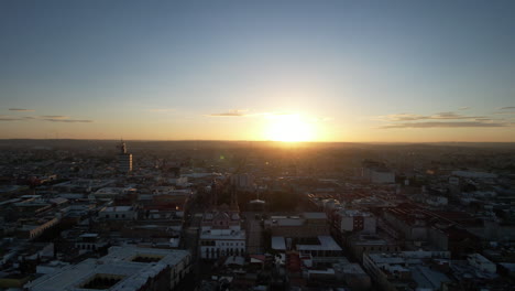 Sonnenaufgang-In-Der-Innenstadt