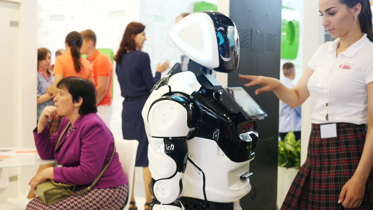 robot en una exposición