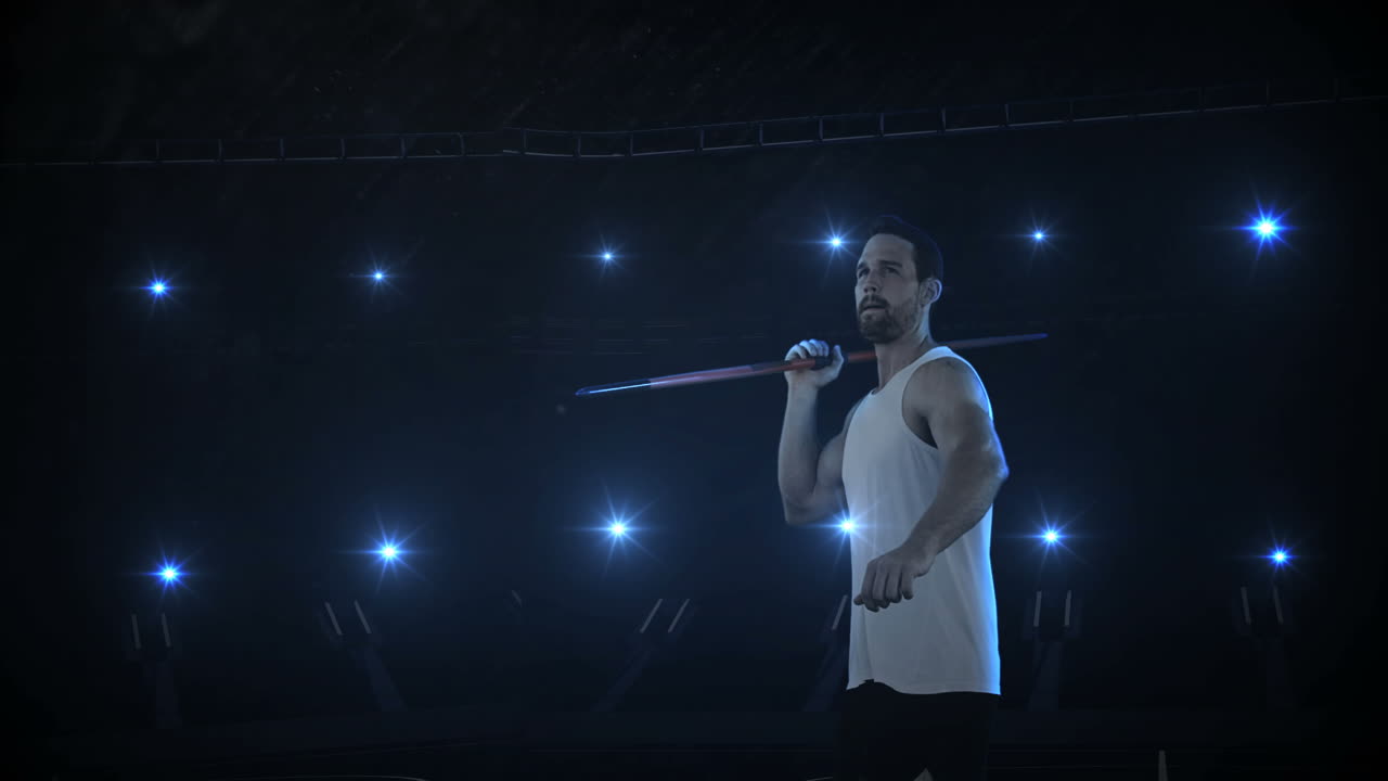 운동 선수 가 창 을 던지는 연습 을 하고 있다