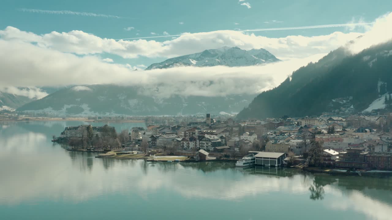 오스트리아 겨울방학 관광객을 위한 스키 리조트