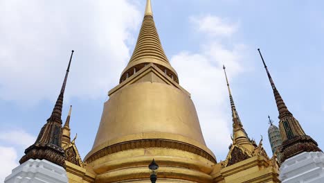 stunning views of bangkok's iconic temple architecture