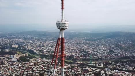 antena alrededor de la torre de transmisión de televisión de tbilisi en la república de georgia 1