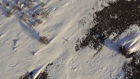 panorámica aérea de cerros nevados