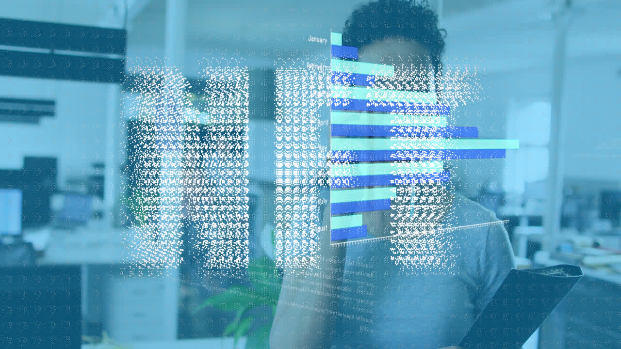 animación de nft y gráficos sobre mujer biracial usando teléfono inteligente en la oficina