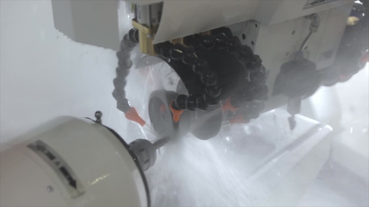 금속 가공 cnc 밀링 머신.