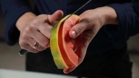 cutting papaya