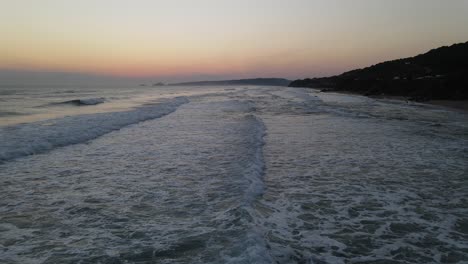 Poderosas-Olas-Del-Mar-Tormentoso