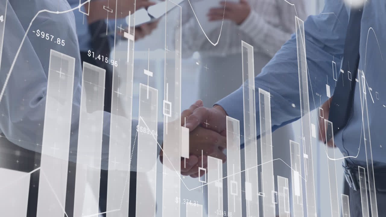 카우카스계 사업가들이 손을 흔들고 있는 금융 데이터 처리 애니메이션