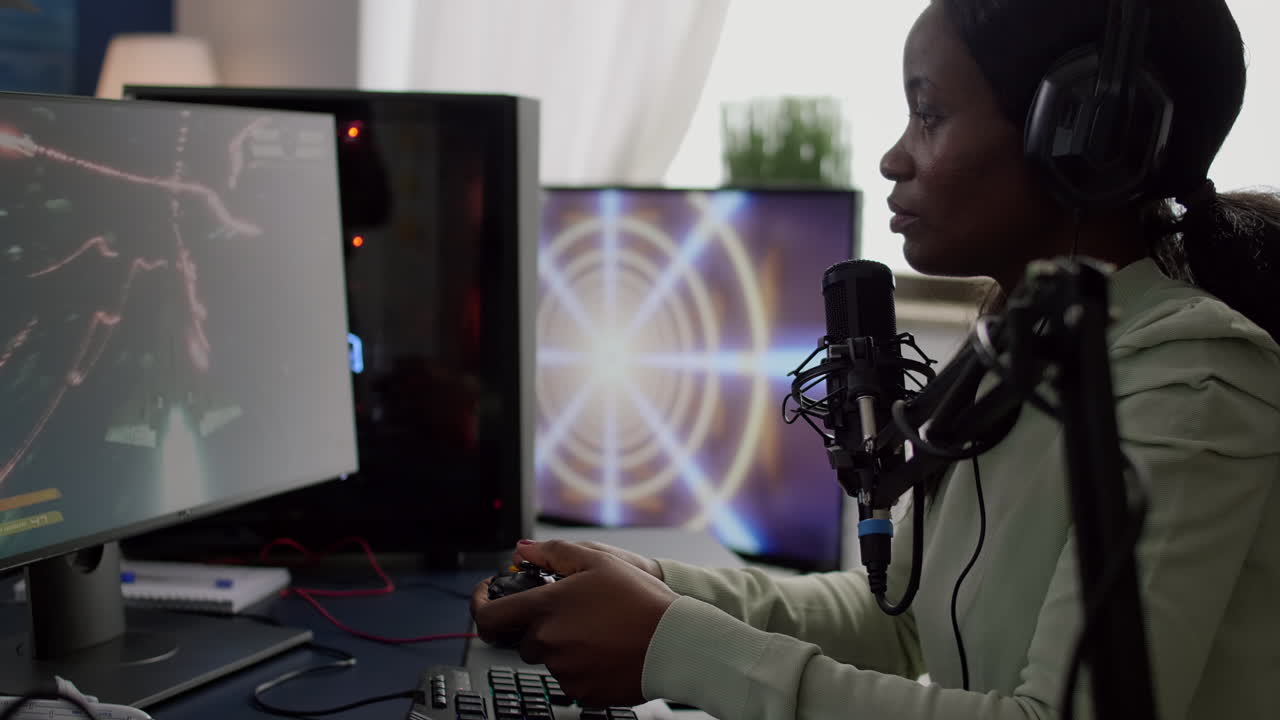 triste mujer negra que termina el torneo de juegos virtuales perdiendo