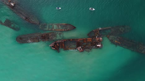 naufragios de tangalooma frente a la isla de moreton, australia, vista aérea de arriba hacia abajo