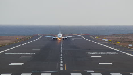 El avión despegue.