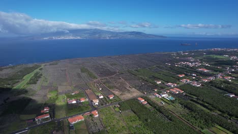 paisagem da cultura da vinha da ilha do pico, vista aérea