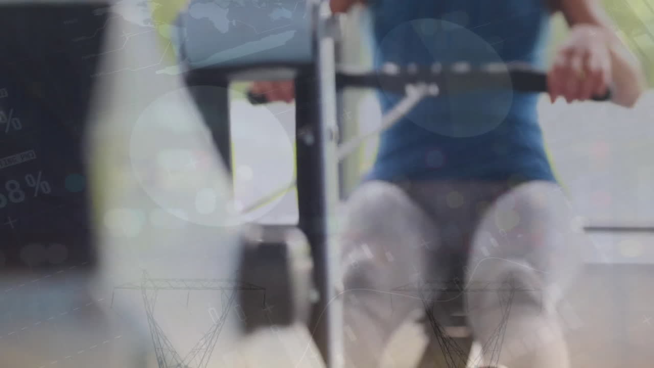 체육관에서 운동하는 백인 여성에 대한 금융 데이터 처리의 애니메이션