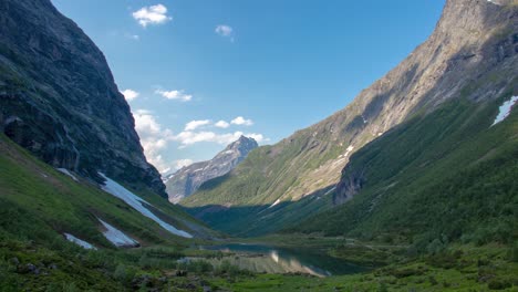 Timelapse-En-Un-Valle-Noruego-Llamado-Norangsdalen