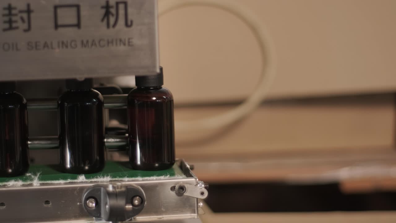 Bottle Sealing Machine