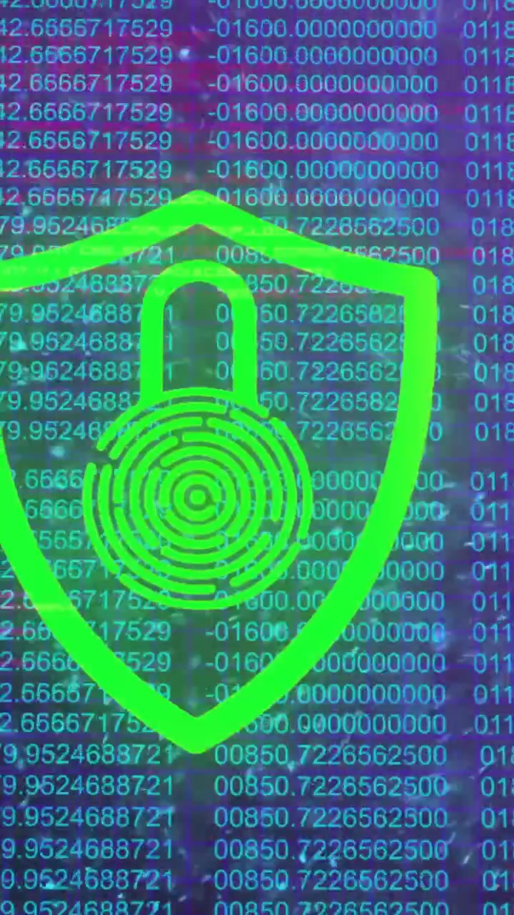 Animación de procesamiento de datos digitales sobre candado biométrico y escudo