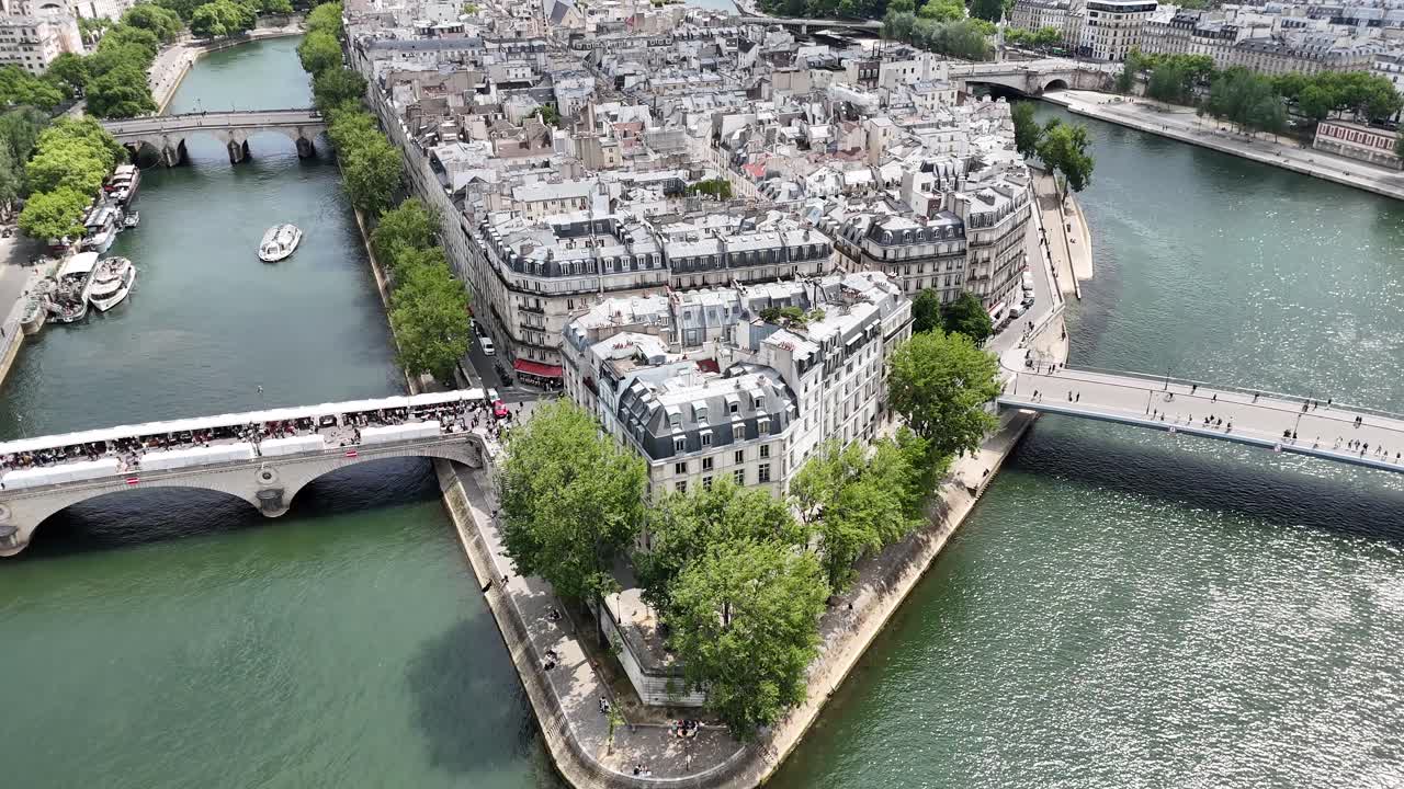 Paris Skyline At Paris In Island Of France France. Downtown Cityscape. Seine River Skyline. Paris Skyline At Paris In Island Of France France. Medieval Bridges. Tourism Landmark. Europe Skyline