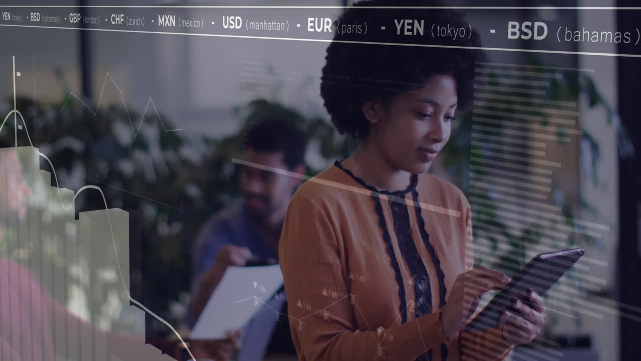 animazione dell'elaborazione dei dati finanziari su una donna d'affari afroamericana che usa un tablet in ufficio